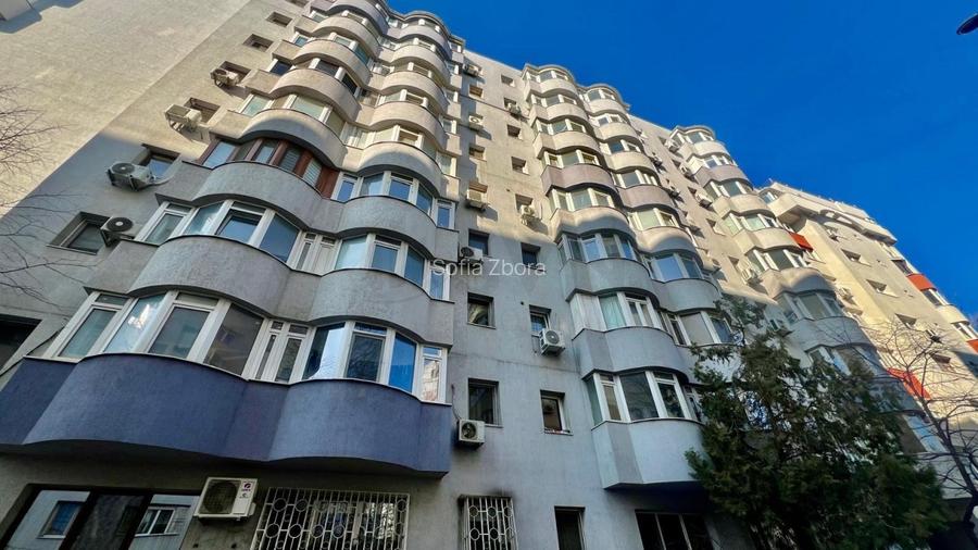Garsonieră decomandată în P-ța Victoriei Garsonieră decomandată în P-ța Victoriei