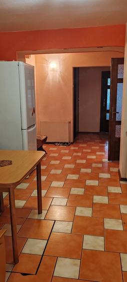 Proprietar vand apartament 3 camere decomandate - 2