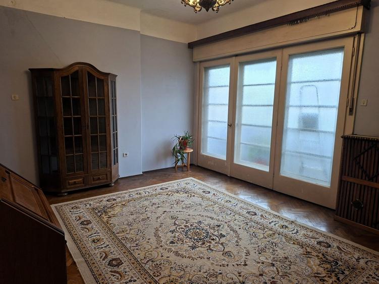 Apartament cu 3 camere in vila interbelica, de renovat - comision 0%! - 3