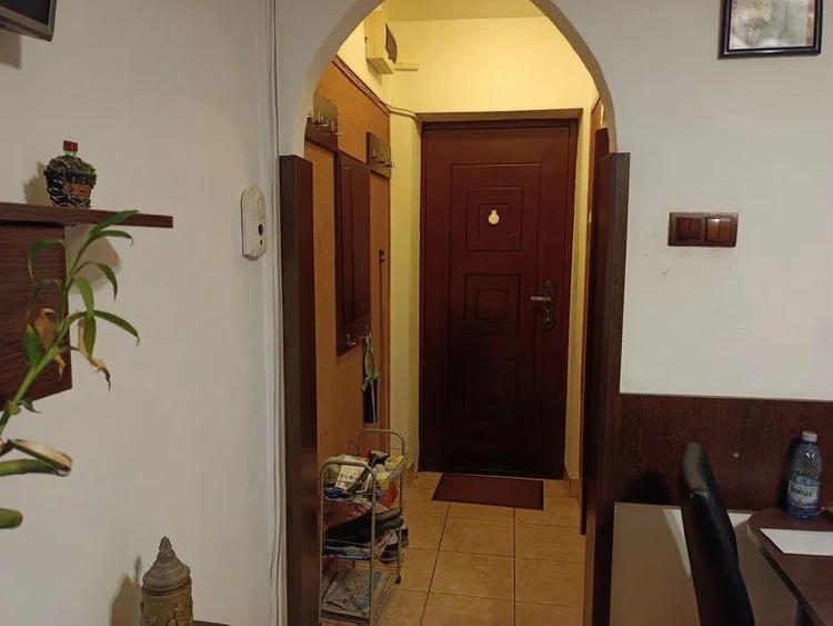 Rovinari - Apartament 3 camere - Strada Rovinari - 6