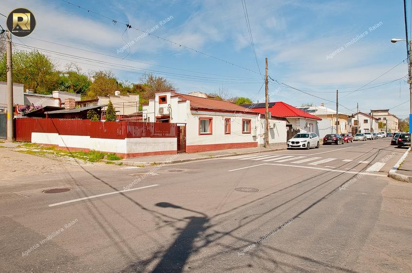 Vanzare casa situata in Galati, zona Port, 3 camere, renovata si mobilata - 1