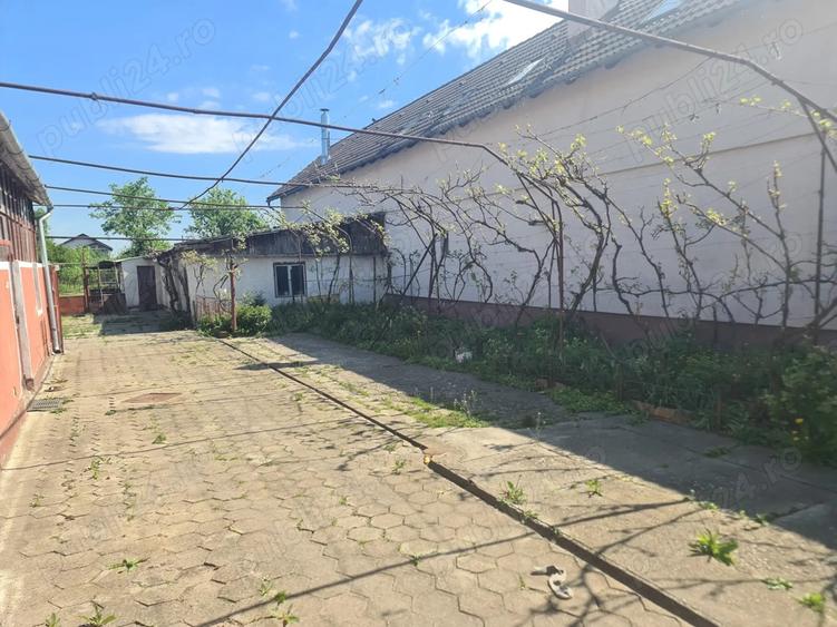 Casa regim Dp+P teren generos 1152 mp Codlea, DN1, 2 garaje, gradina - 2