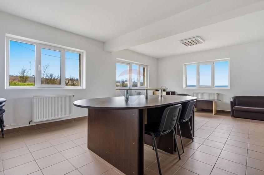 POZIȚIE STRATEGICĂ cu Potențial Major de Exploatare și Reconversie - 18