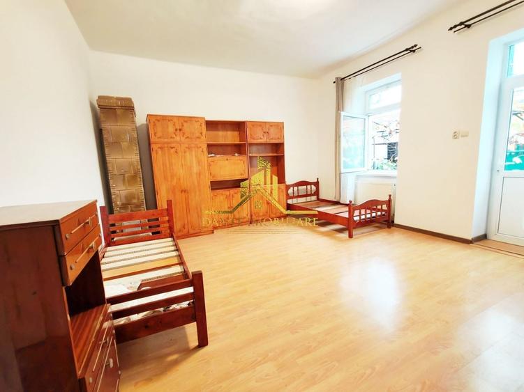 Apartament cu 3 camere decomandat, mobilat în Central