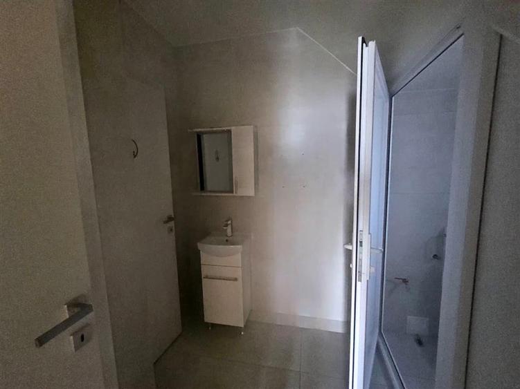 Birou, de 250 mp, în Obcini