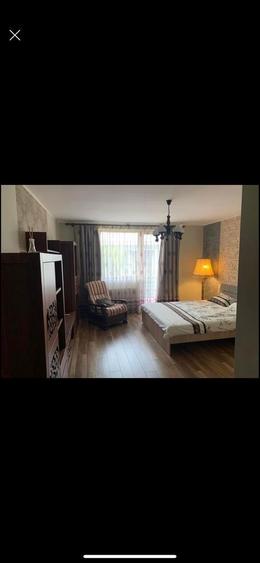 Inchiriez apartament 3 camere - 4