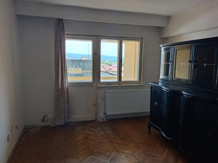 Apartament 3 camere decomandat, Bulevardul Decebal - 13