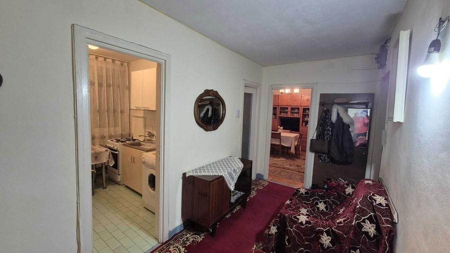Vand Apartament 2 camere Decomandate Etaj 2,ultracentral,Balcon,Centrala Termica,termopane exterioare,toate camerele cu fata la soare - 3