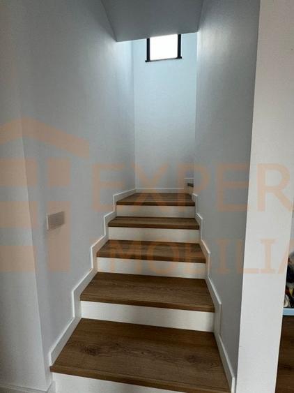 Casa P+1, situata in zona PALAZU MARE - 12