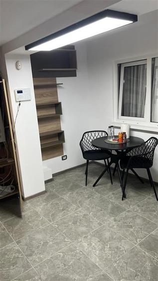 Spatiu birouri,cabinete,intrare stadala,zona Pompieri,76 mp utili - 1