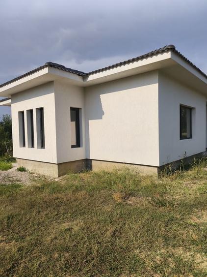 Casă cu 3 camere în Urechești