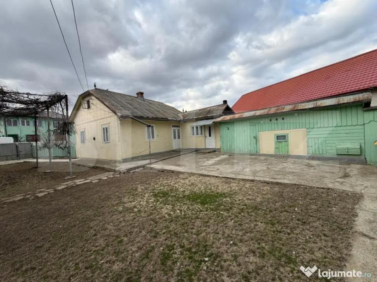 Casa batraneasca , renovabila , 1586 mp teren , Dumbraveni S - 2