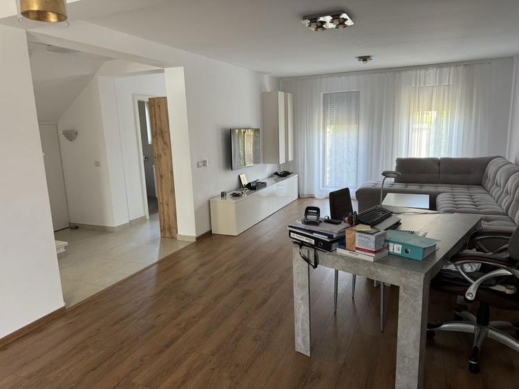 Proprietar Vand Duplex 110 mp utili, piscina, Mosnita Noua - 3