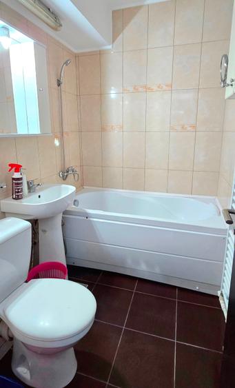 Apartament cu 2 camere semidecomandat în Dacia