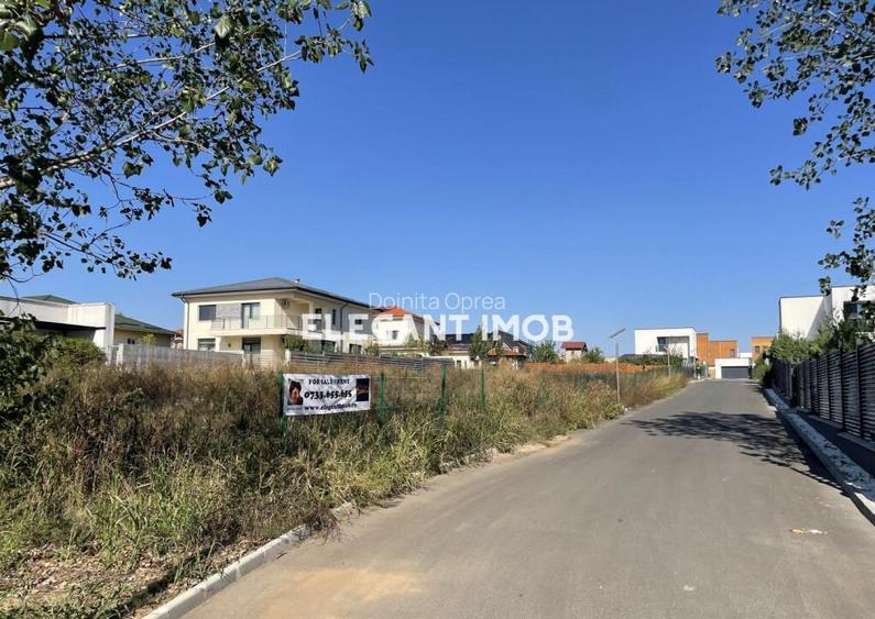 Teren cu vedere la lac in Paradisul Verde