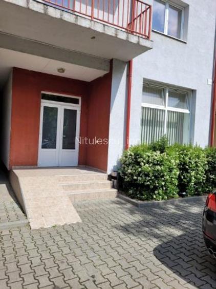Proprietar inchiriez spatiu 50 mp