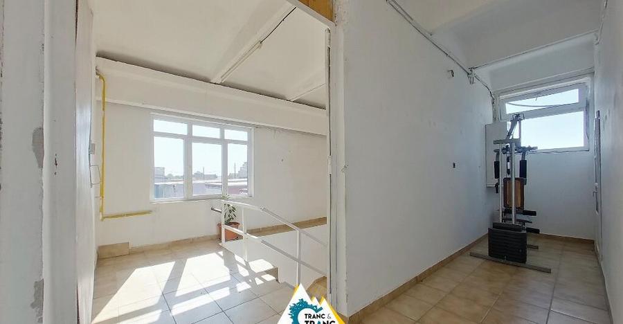 Spa?iu de inchiriat 200 mp in Sannicolau Mic ideal pentru birouri - 8