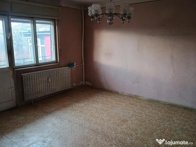 Vand apartament cu 3 camere Rogerius - 1