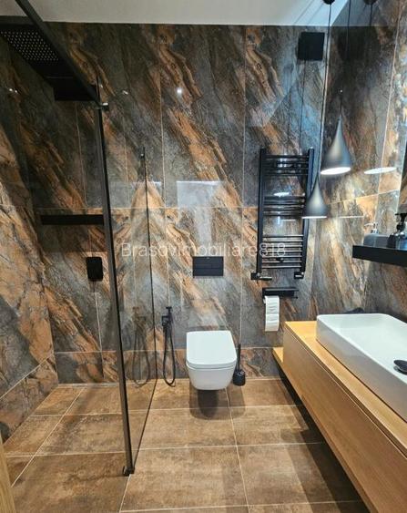 Apartament de vanzare in zona Tractorul