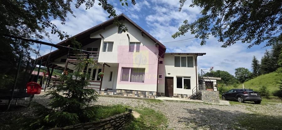 Casă cu 7 camere în Central