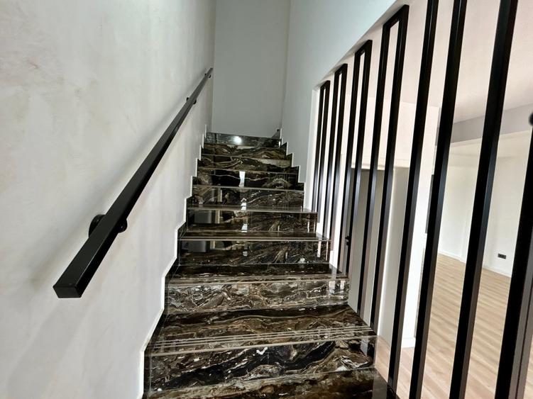 Casă individuală cu 4 camere cu Teren 172 Mp în Central