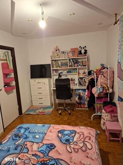 Apartament cu 3 camere semidecomandat în Astra