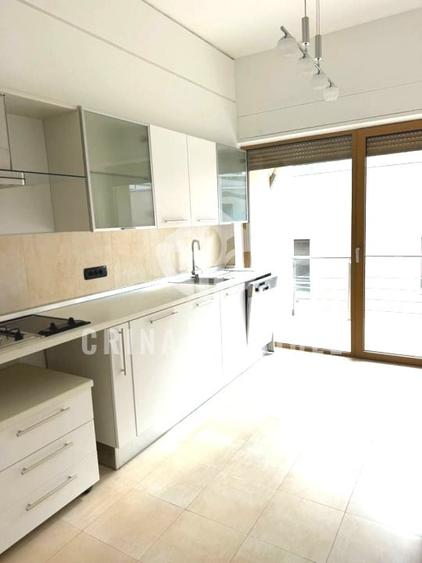 Apartament cu 5 camere decomandat, mobilat în Primăverii