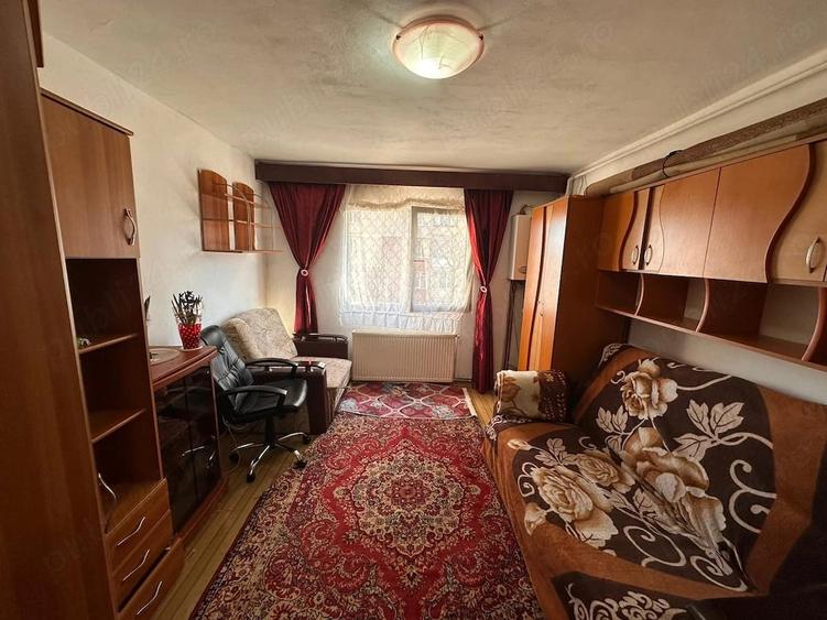 Garsonieră decomandată în Noua