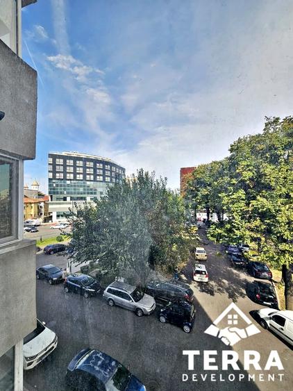 Apartament cu 2 camere decomandat în Capitol