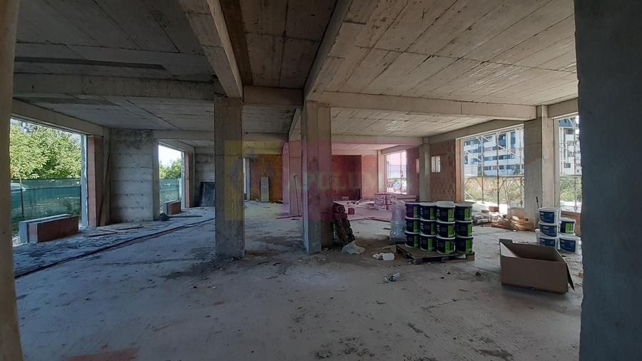 Spațiu comercial, de 330 mp, în Chiajna
