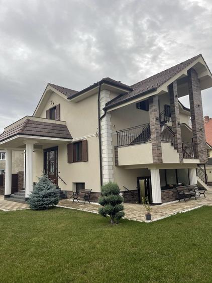 Casă cu 4 camere în Central