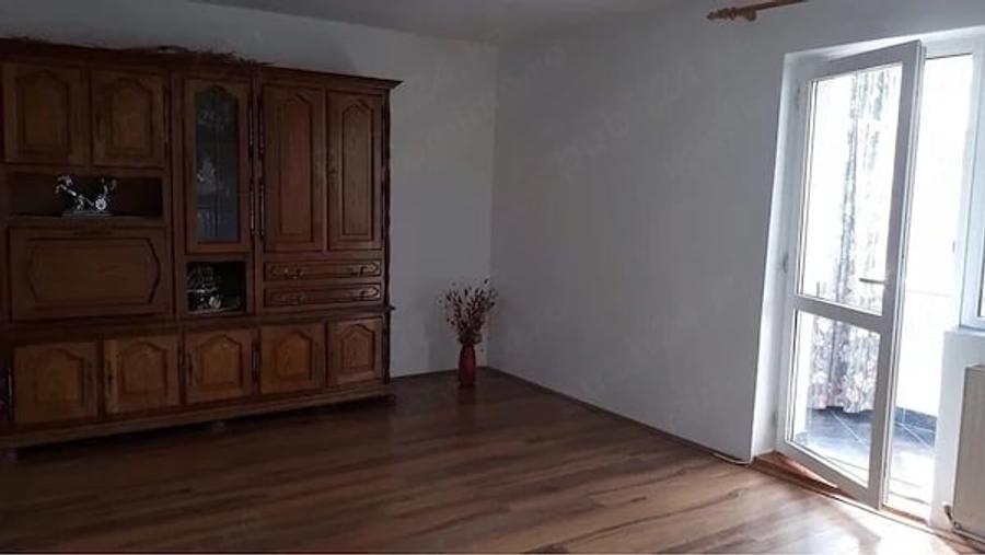 *VALABIL DOAR AZI * Inchiriez aparrament 2 camere - 5
