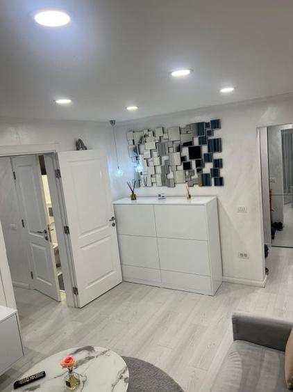 Apartament cu 2 camere semidecomandat, mobilat în Tomis Nord