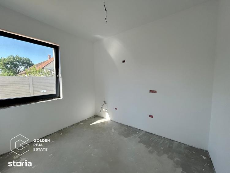 Casă cu 4 camere cu Teren 376 Mp în Vladimirescu