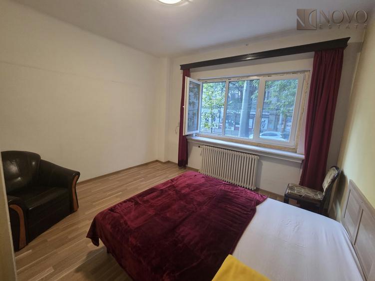 Apartament cu 4 camere decomandat, mobilat în P-ța Rosetti