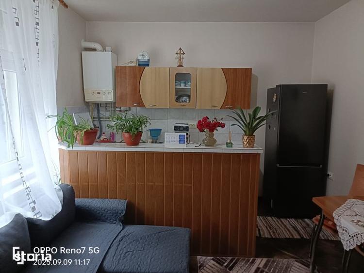 Casă cu 3 camere cu Canalizare în Central