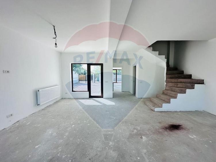 Duplex cu 4 camere cu Teren 268 Mp în Cocani