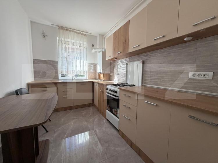 Apartament cu 2 camere decomandat, mobilat în Tractorul