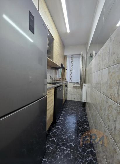Apartament cu 3 camere semidecomandat, mobilat în Rogerius