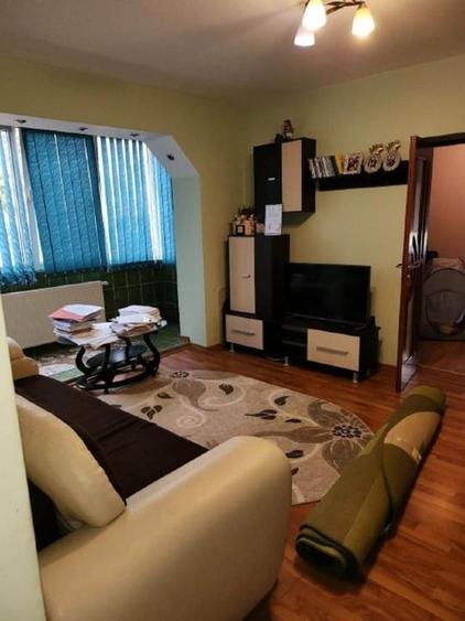 Apartament cu 2 camere nedecomandat, mobilat în Central