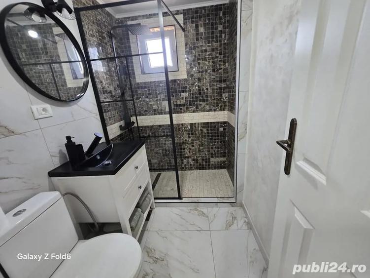 Apartament cu 3 camere semidecomandat în Jurilovca