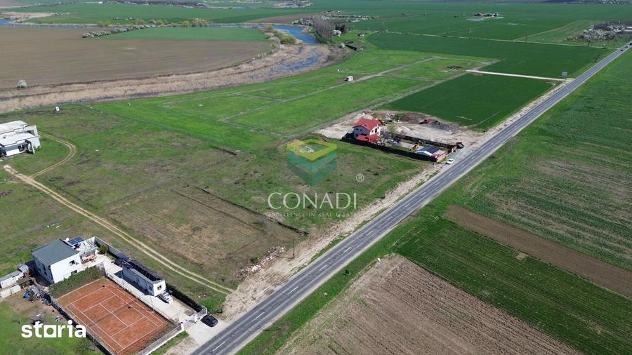 Teren de 2010 mp, în Central