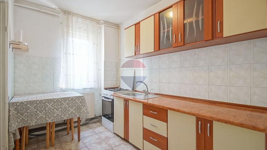 Apartament cu 2 camere semidecomandat în Centrul Civic