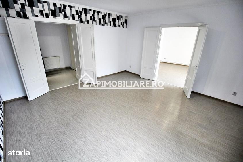 Spațiu comercial, de 100 mp, în Central