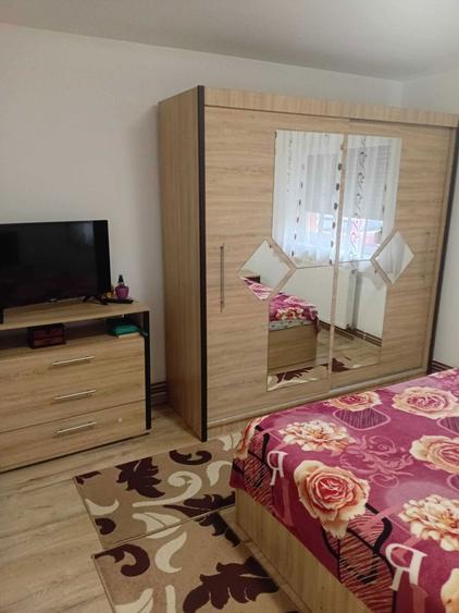 Inchiriez apartament 2 camere, zona Mercur, cartier Cetate - 3