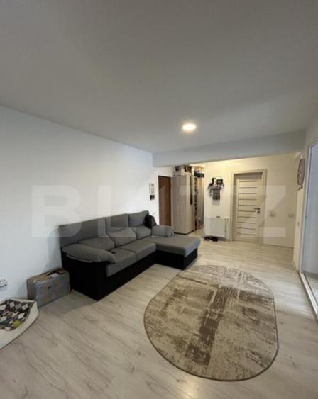 Apartament cu 3 camere, 68 mp, etaj intermediar, zona Tracto - 6