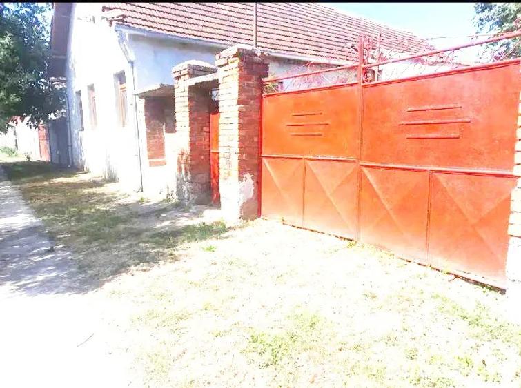 Casa de vanzare in Nadab, disponibila in 2 rate, cu 3 camere ?i baie in zona centrala - 2