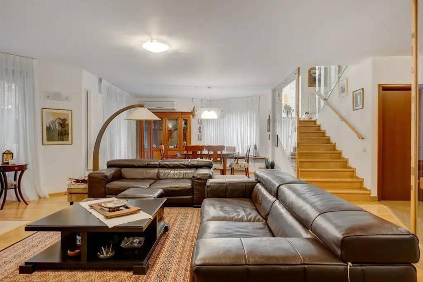 Vila de Lux perfecta pentru o familie / sediu de firma in... - 13