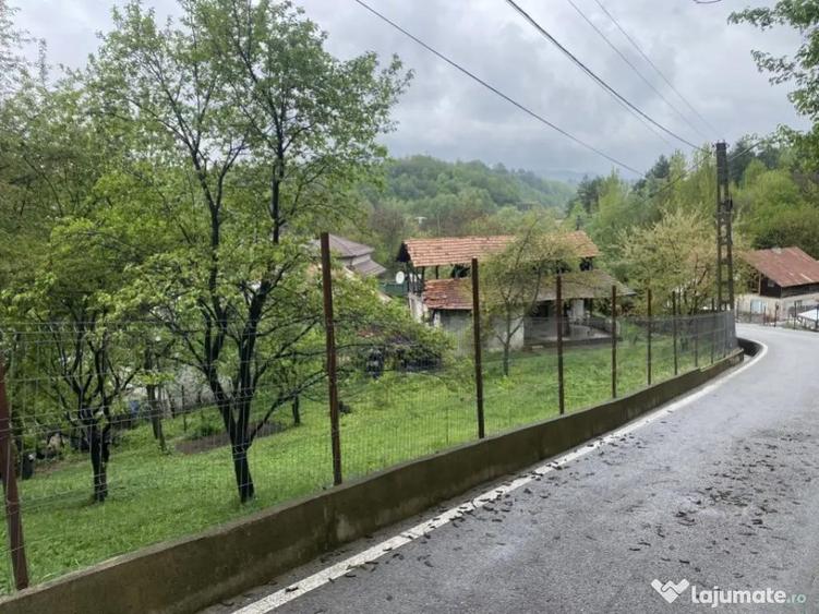 Teren intravilan, 900 (mp), zona Cornu de sus - 2