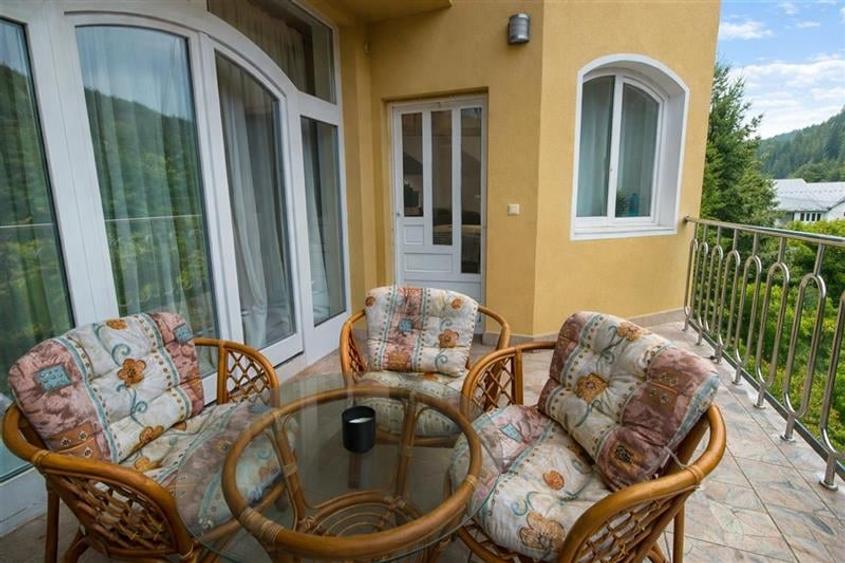 Resedinta cu atmosfera familiara,peisaj imersiv,amplasare premium,Zarnesti,Braso - 3